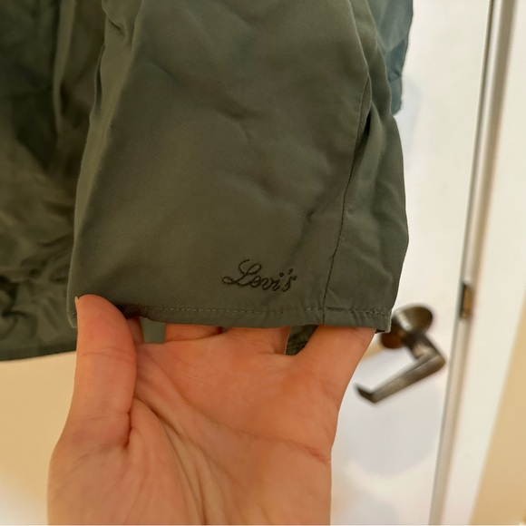 olive levis shirt - Picture 2 of 4